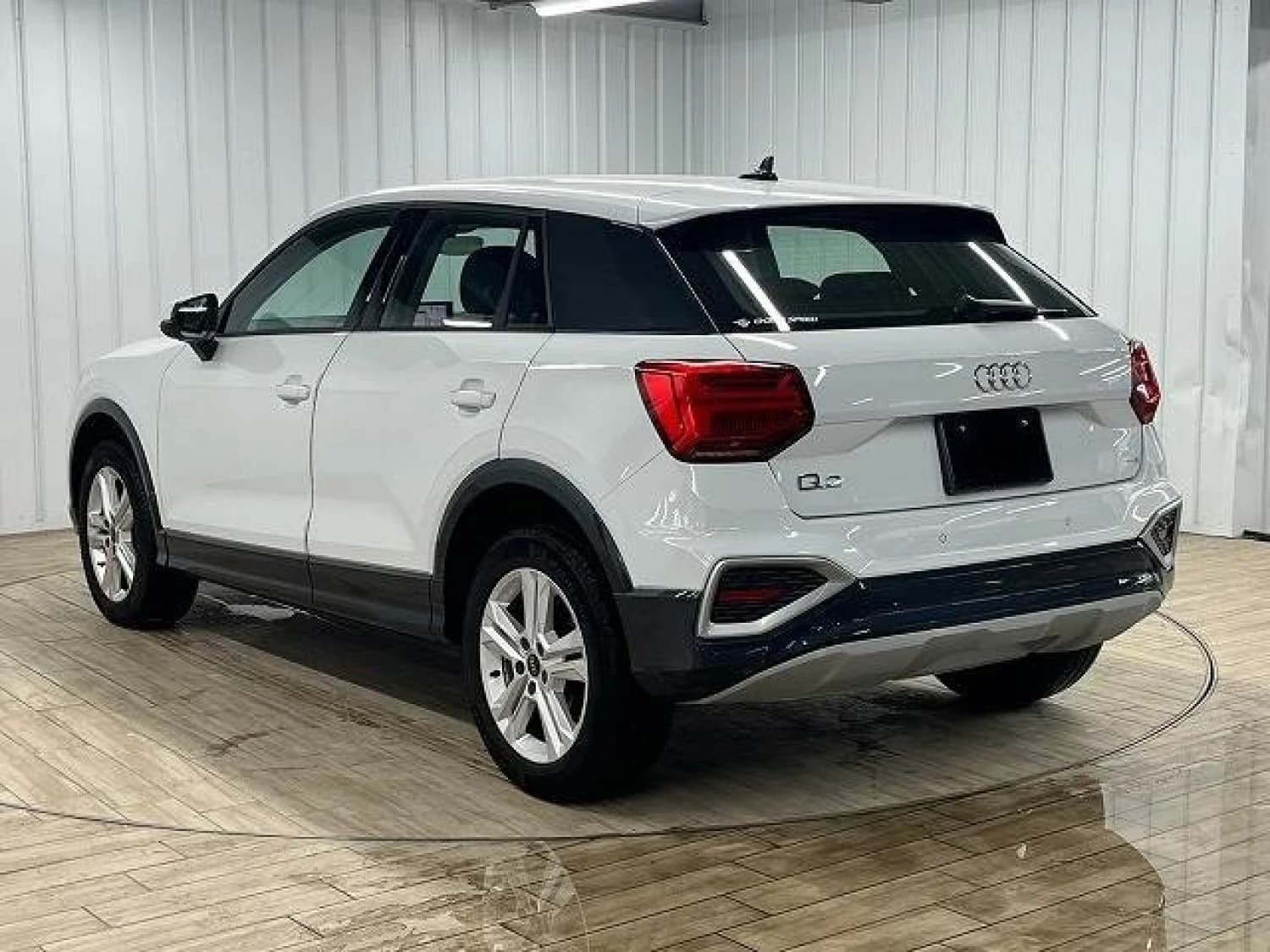 Audi Q2 TDI Advanced Turbo - фото 8