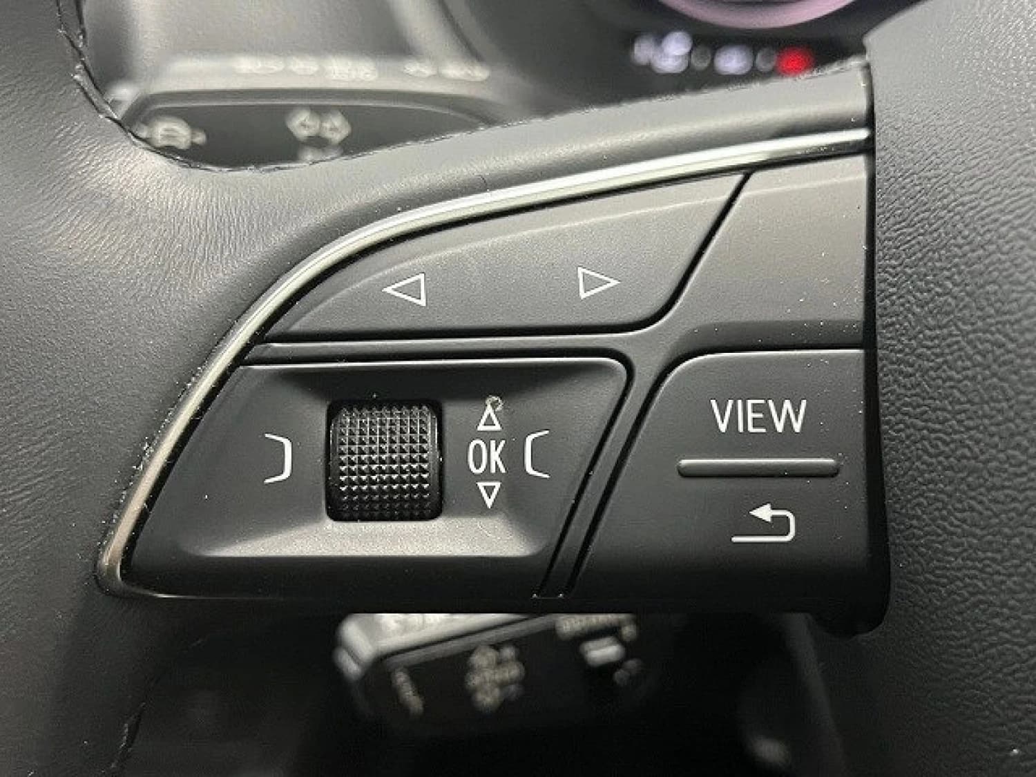 Audi Q2 TDI Advanced Turbo - фото 15