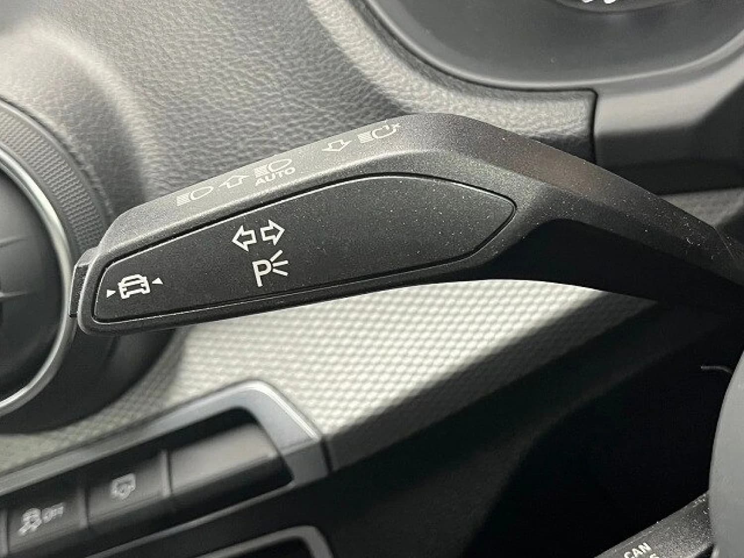 Audi Q2 TDI Advanced Turbo - фото 17