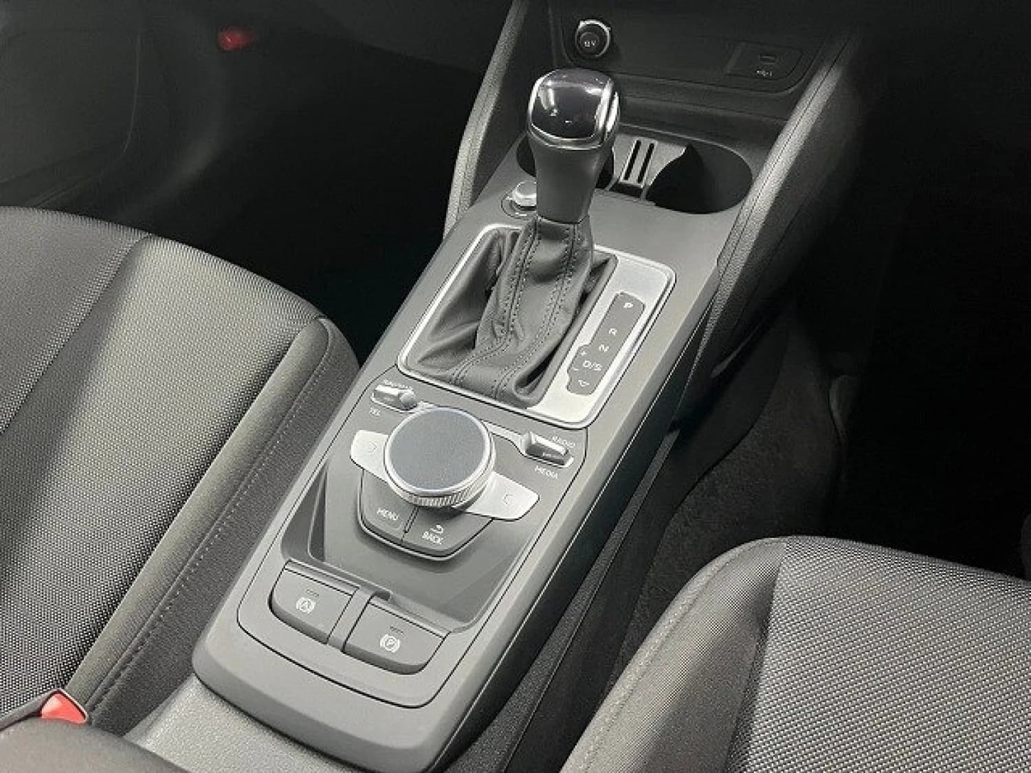 Audi Q2 TDI Advanced Turbo - фото 22