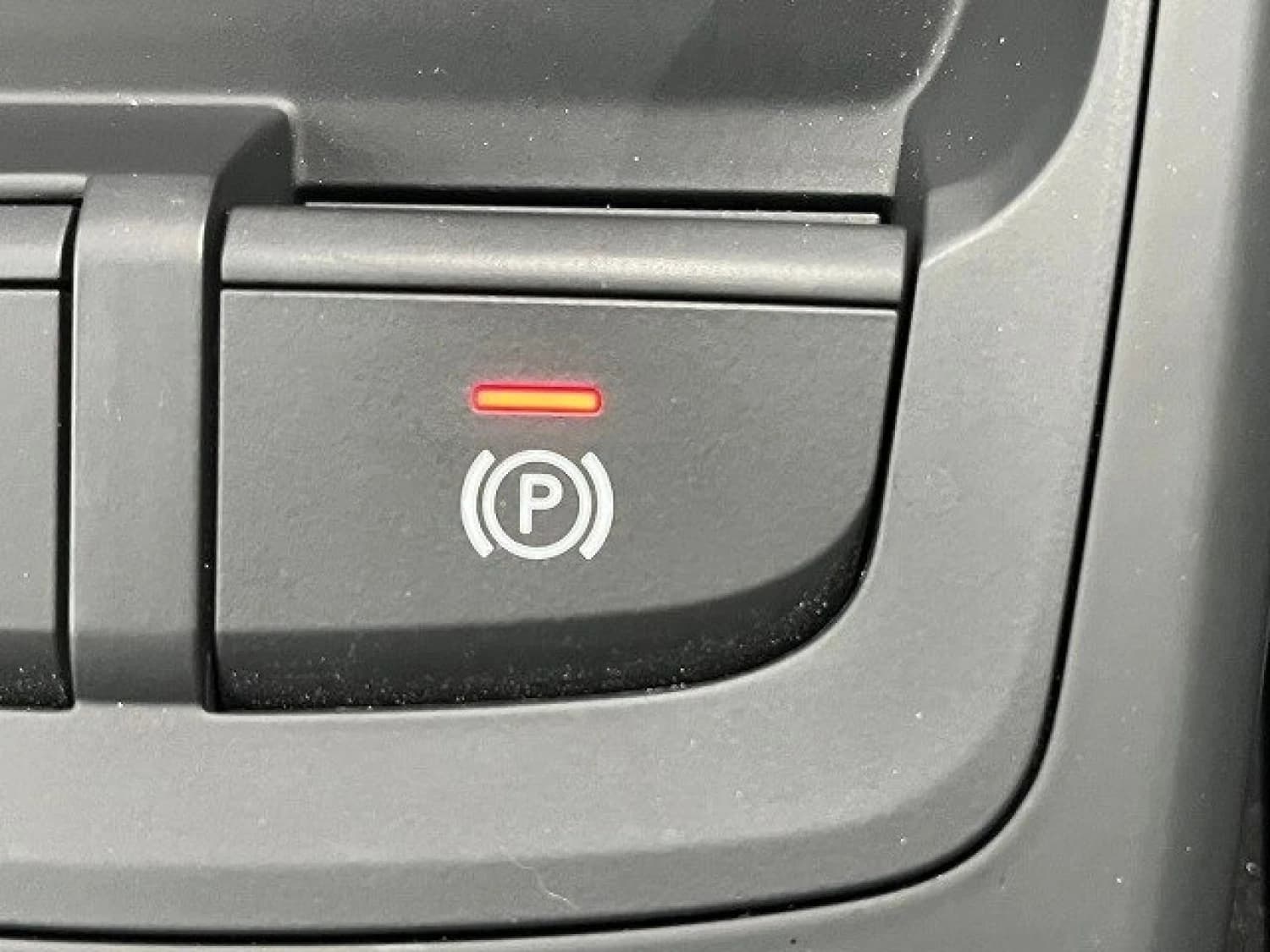 Audi Q2 TDI Advanced Turbo - фото 25