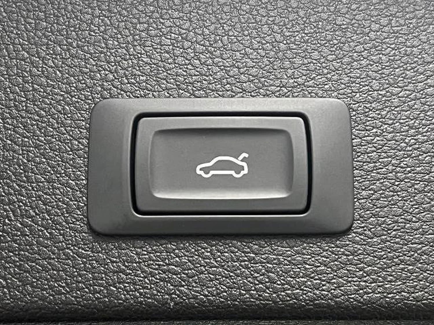 Audi Q2 TDI Advanced Turbo - фото 27