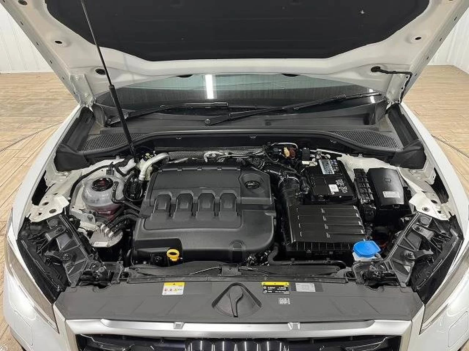 Audi Q2 TDI Advanced Turbo - фото 31