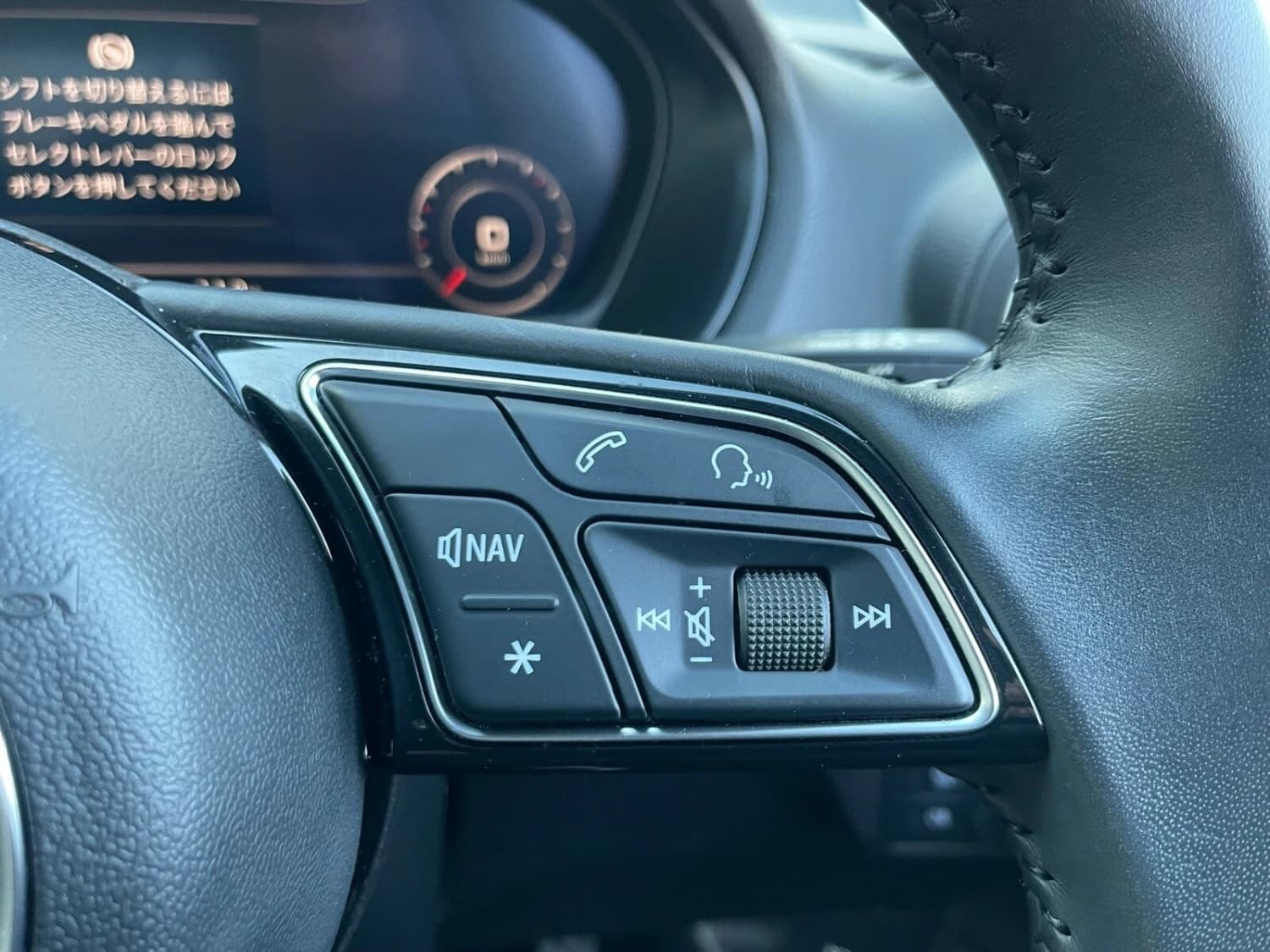 Audi Q2 TDI Sport Turbo - фото 15