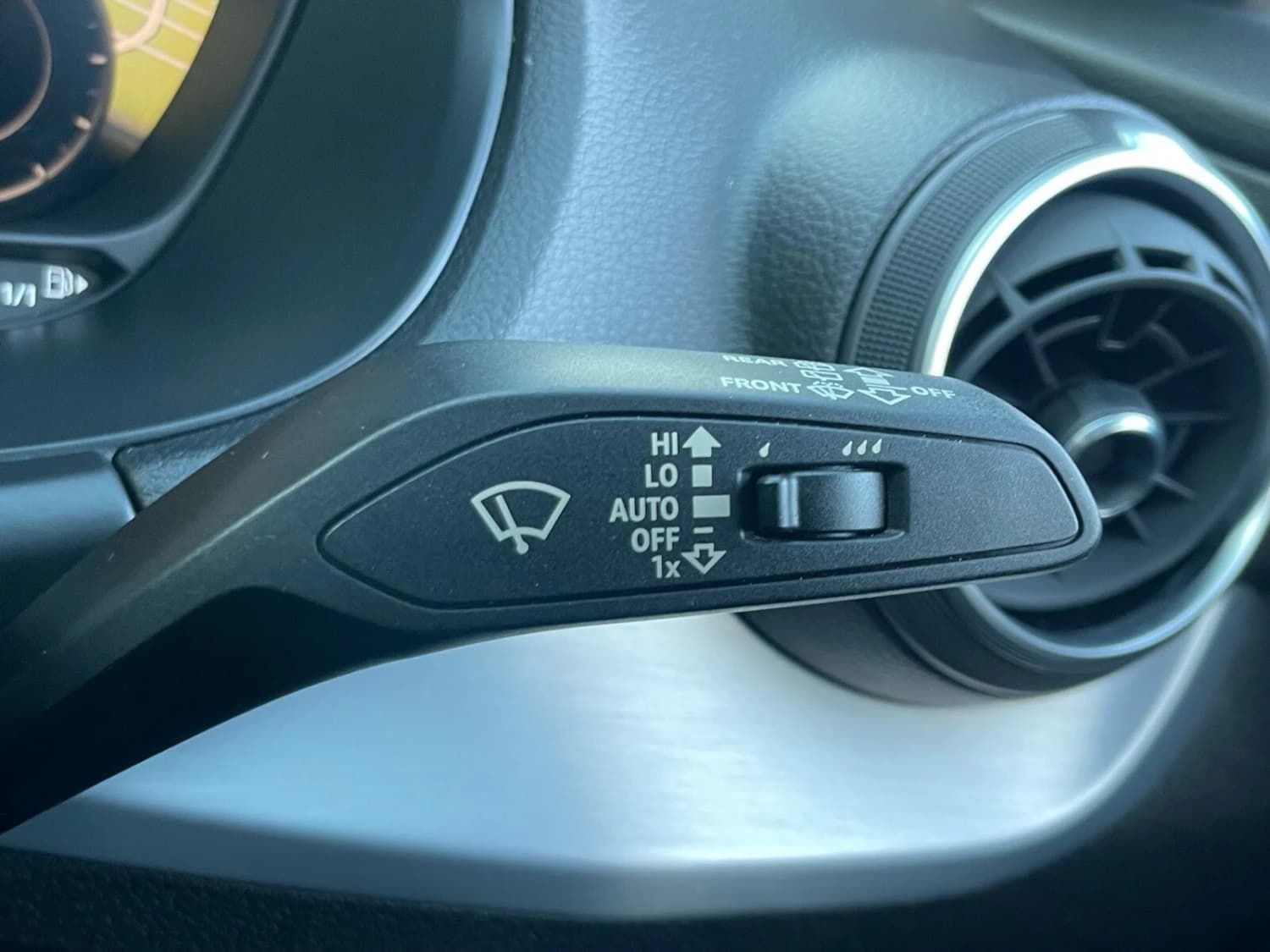 Audi Q2 TDI Sport Turbo - фото 17