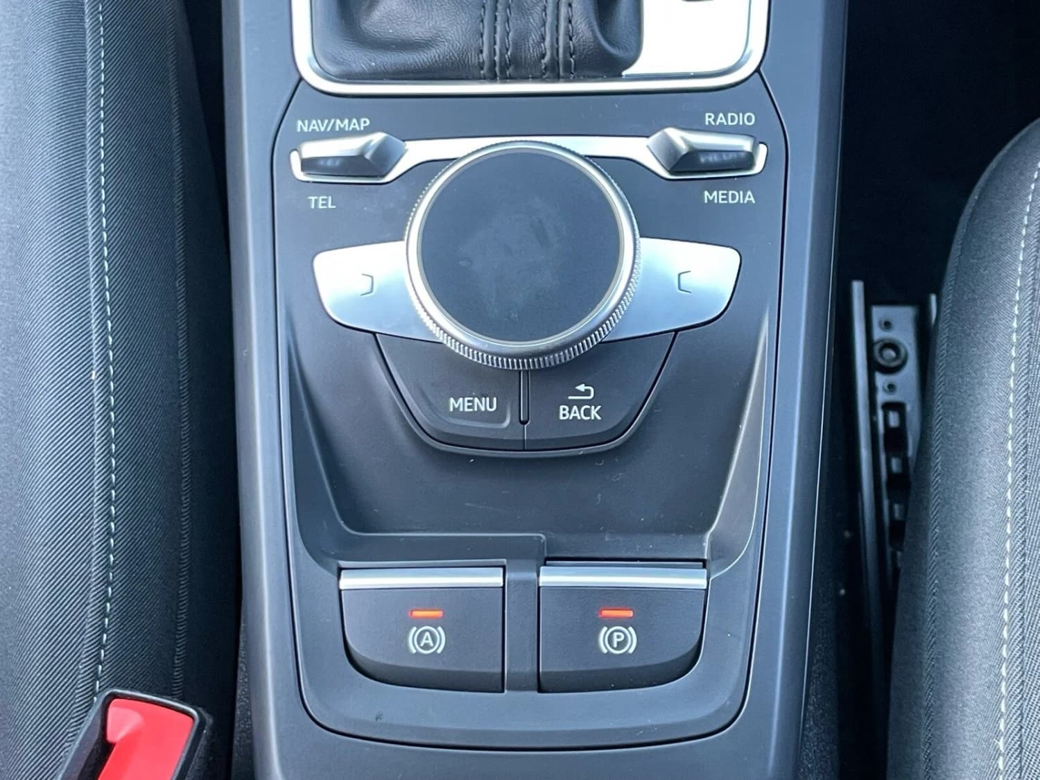 Audi Q2 TDI Sport Turbo - фото 25