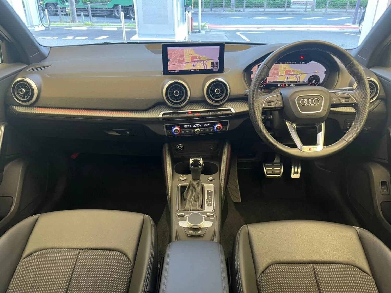 Audi Q2 35 TFSI S line - фото 2