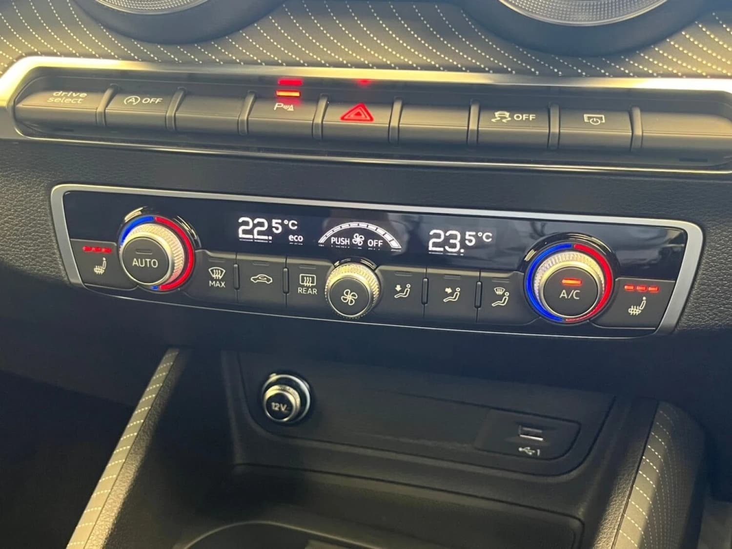 Audi Q2 35 TFSI S line - фото 15