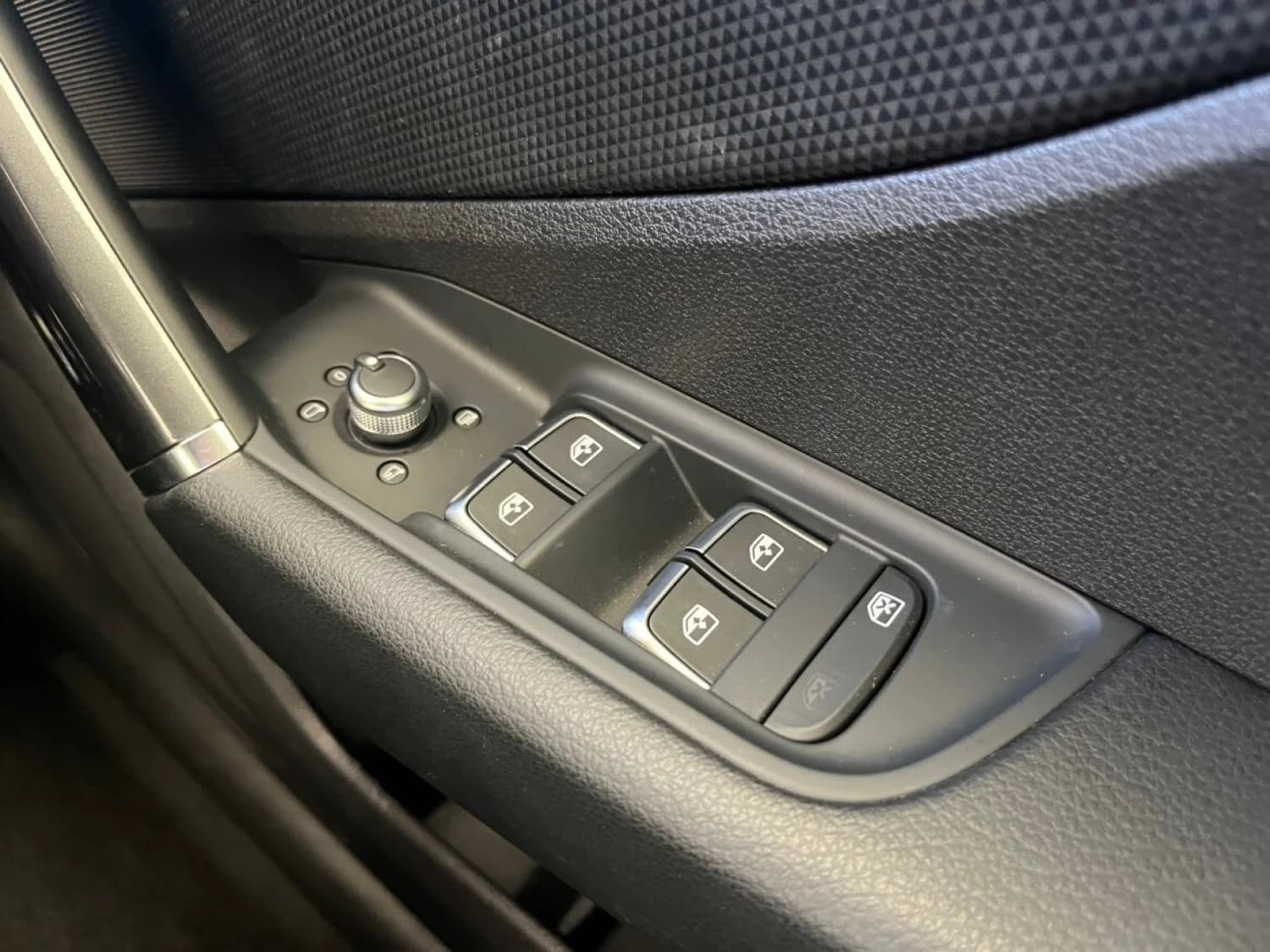 Audi Q2 35 TFSI S line - фото 19