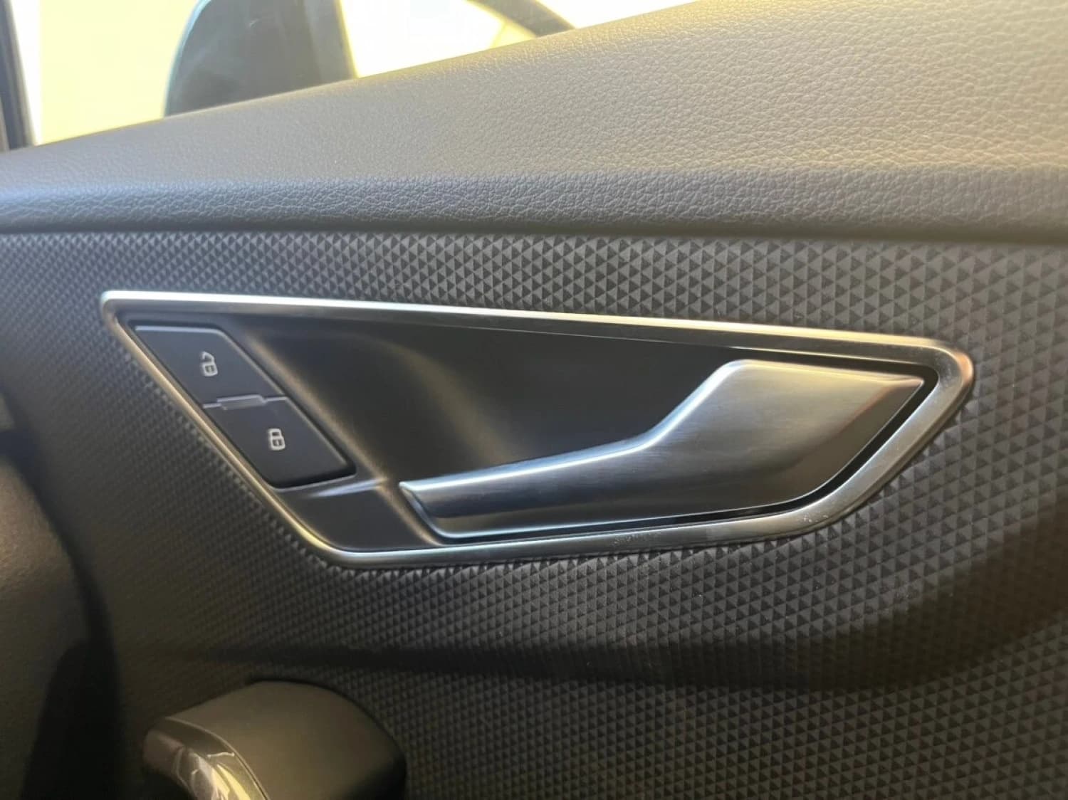 Audi Q2 35 TFSI S line - фото 21