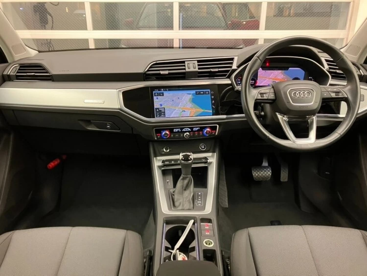 Audi Q3 35 TDI Quattro Advanced - фото 2