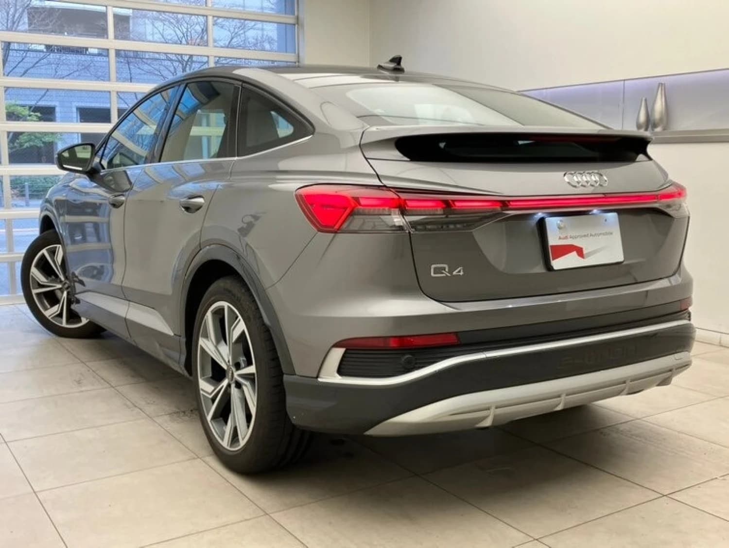 Audi Q4 Sportback e-tron 40 S line - фото 6