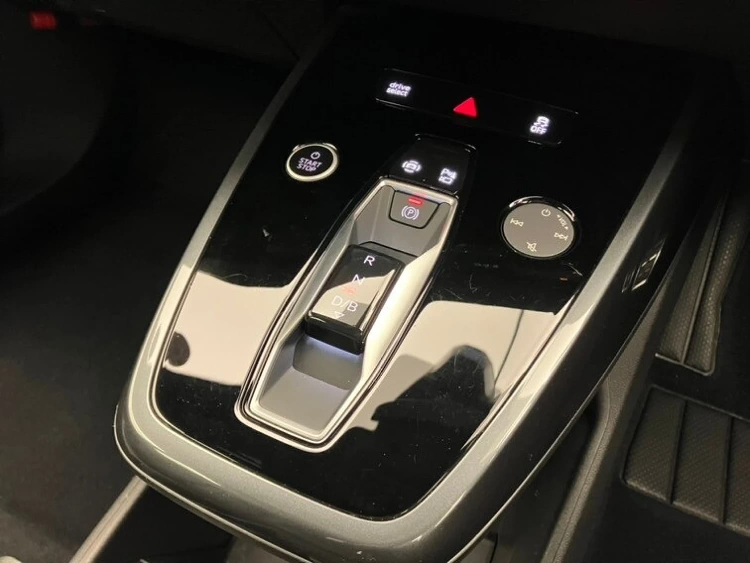 Audi Q4 Sportback e-tron 40 S line - фото 18