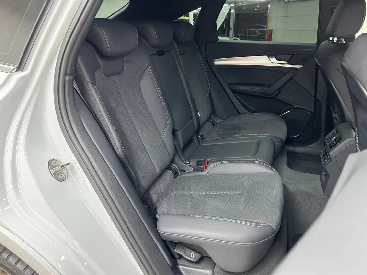 Audi Q5 Sportback 40 TDI quattro S line - фото 4