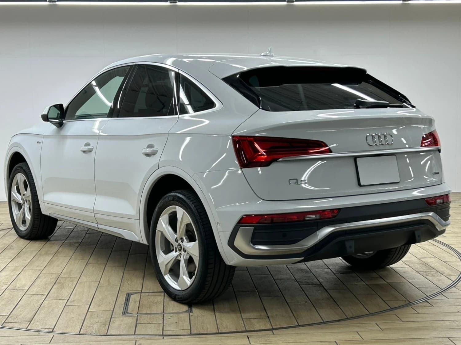 Audi Q5 Sportback 40 TDI quattro S line - фото 6