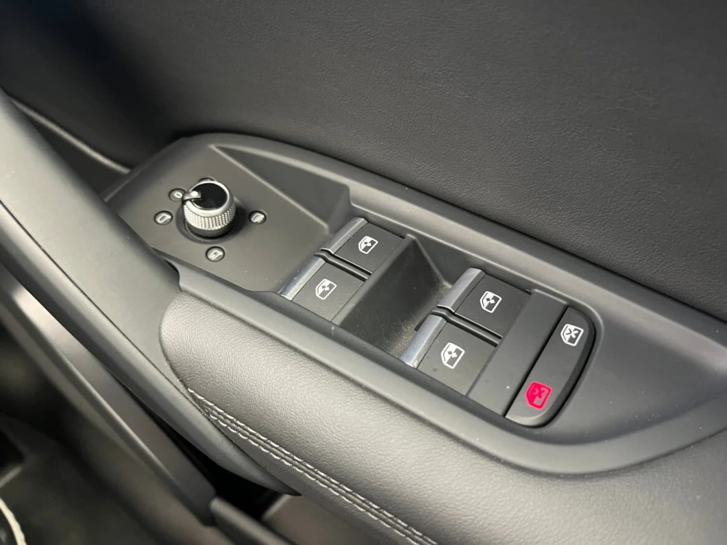 Audi Q5 Sportback 40 TDI Quattro Advanced - фото 26