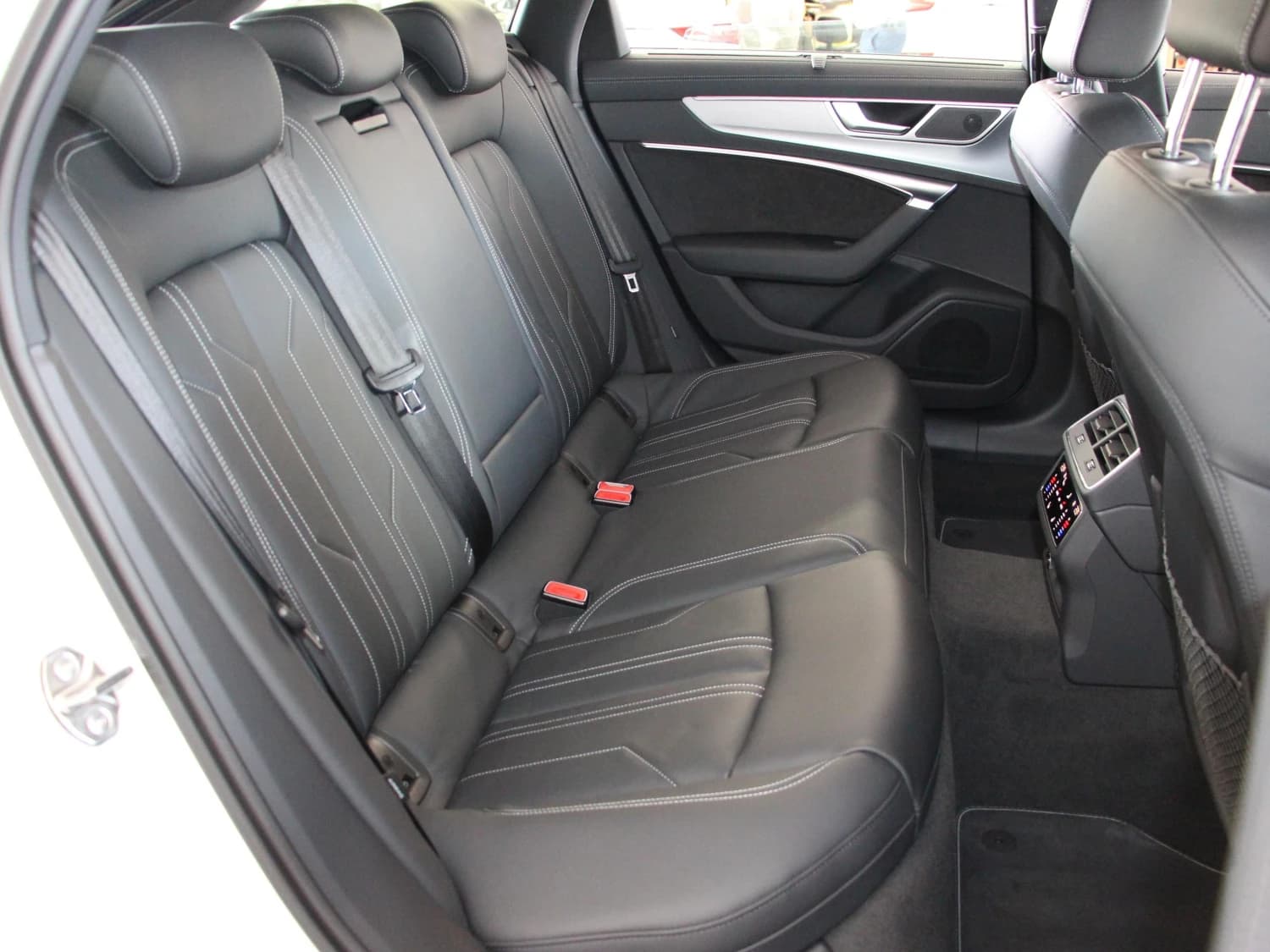 Audi A6 avant 45 TFSI Quattro S Line - фото 4