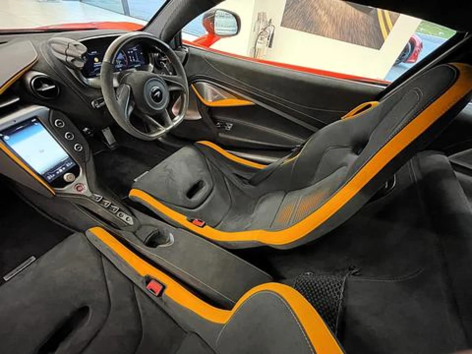 McLaren 750S - фото 3