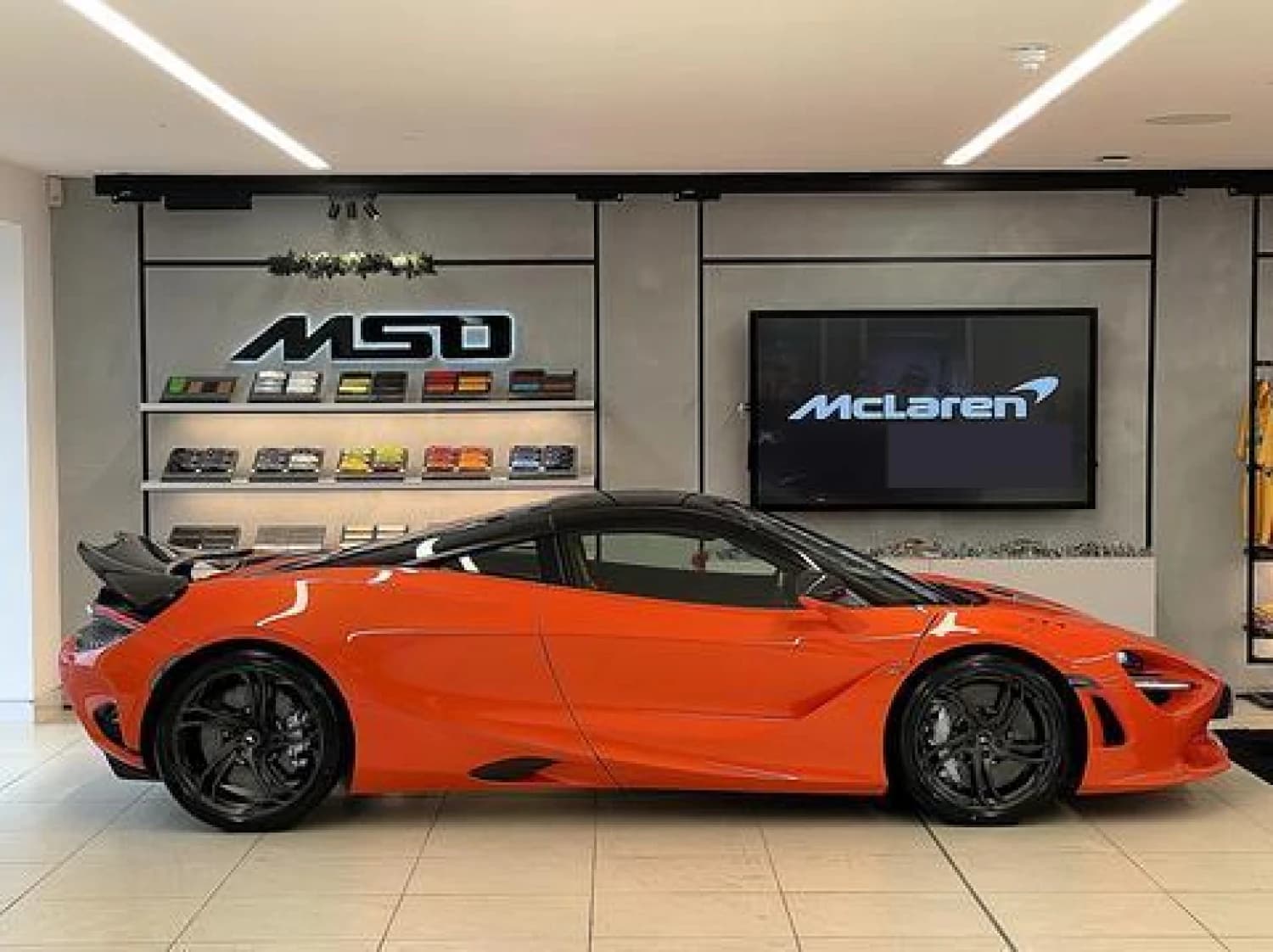 McLaren 750S - фото 6