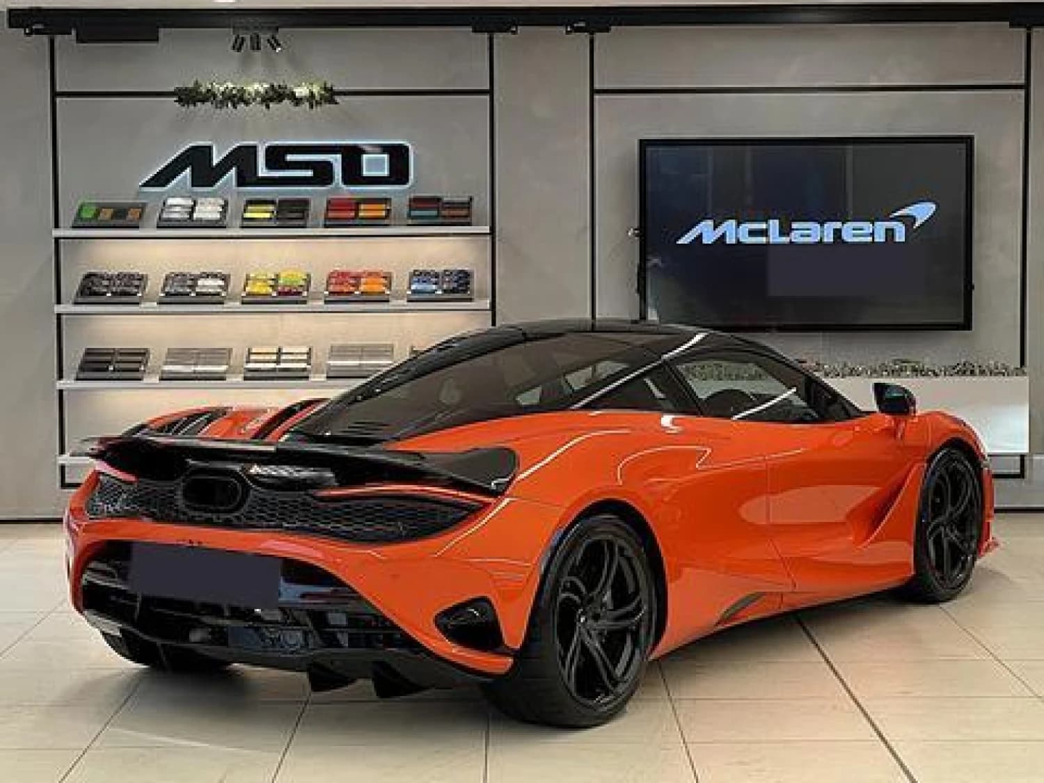 McLaren 750S - фото 7