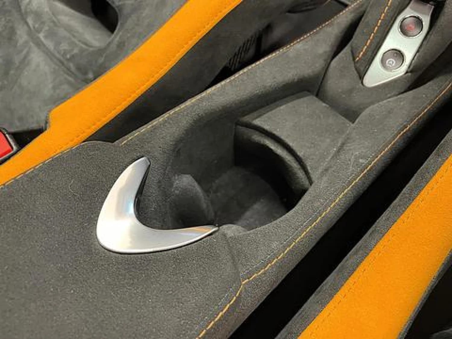 McLaren 750S - фото 19