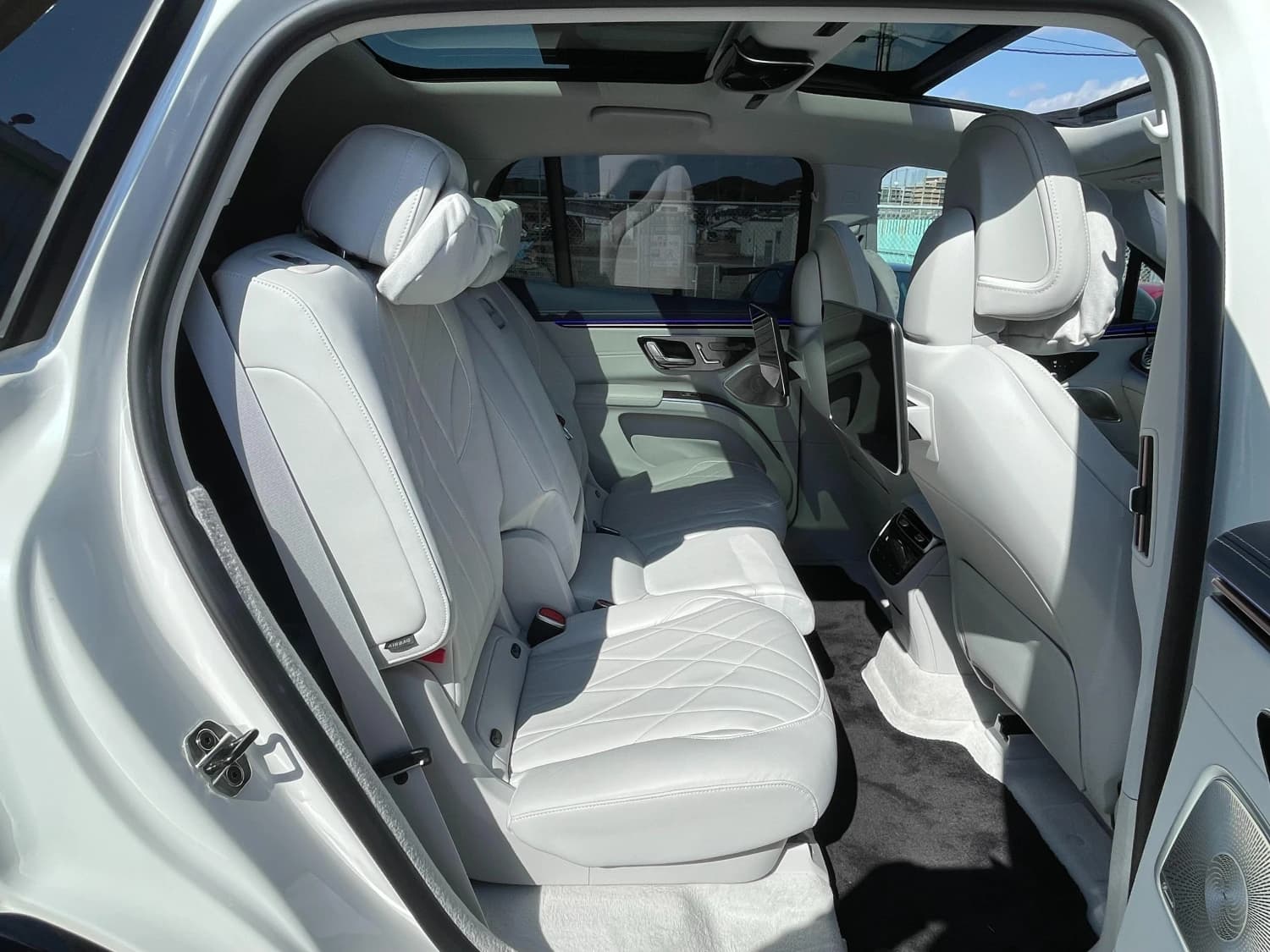 Mercedes EQS SUV 580 4Matic Sports - фото 3