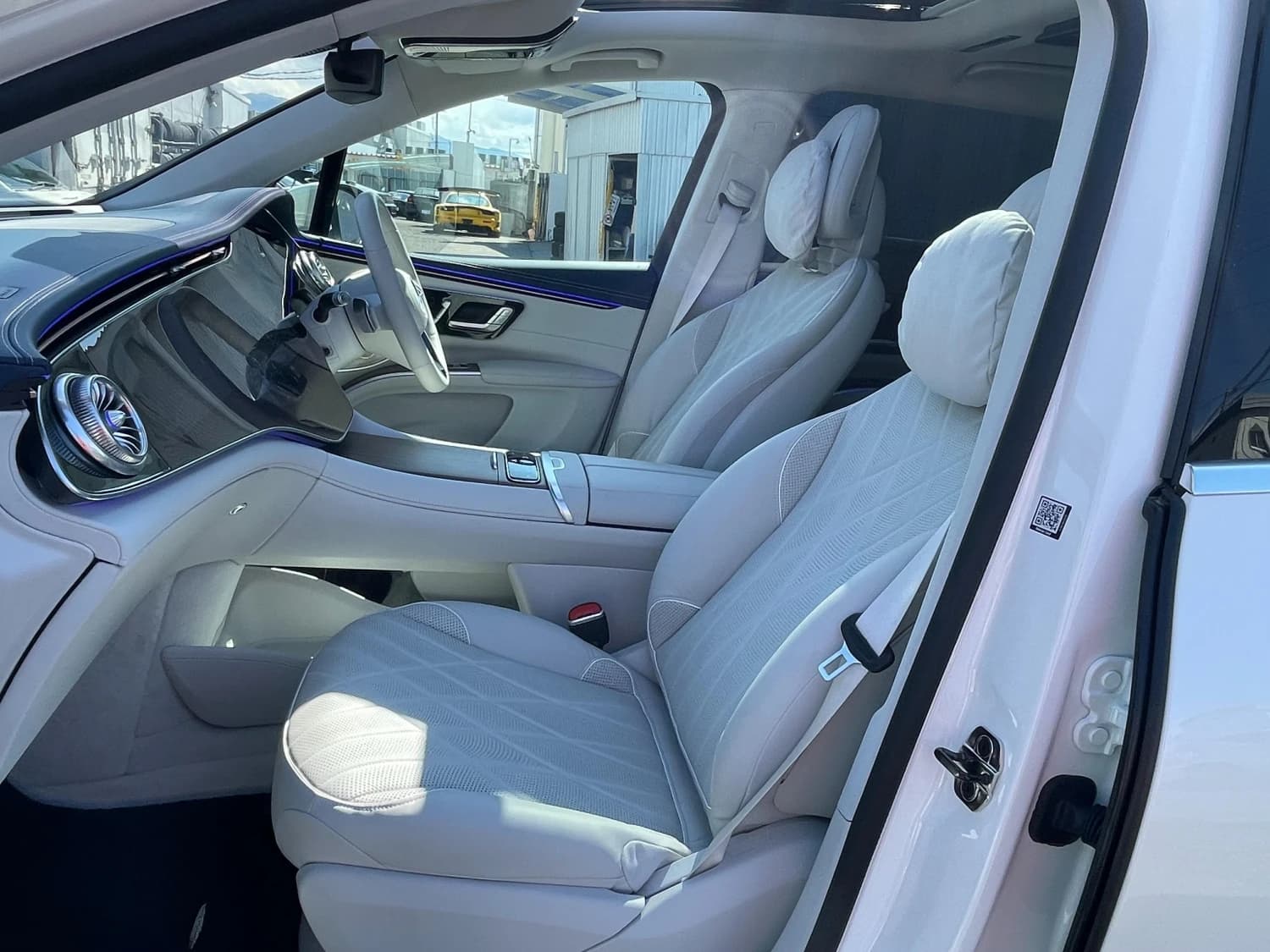 Mercedes EQS SUV 580 4Matic Sports - фото 7