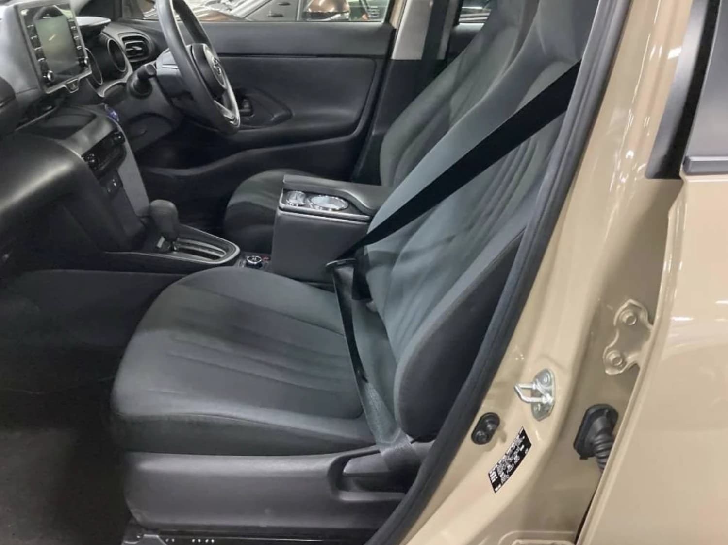 Toyota Yaris Cross Hybrid X 4WD - фото 9