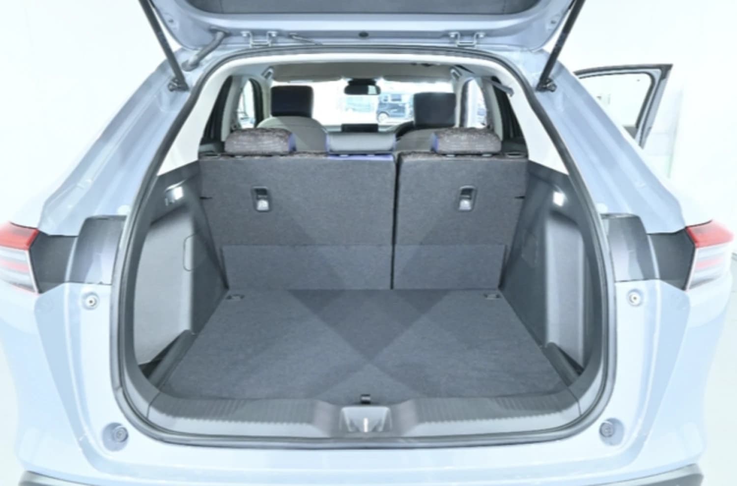 Honda Vezel e:HEV X 4WD - фото 10