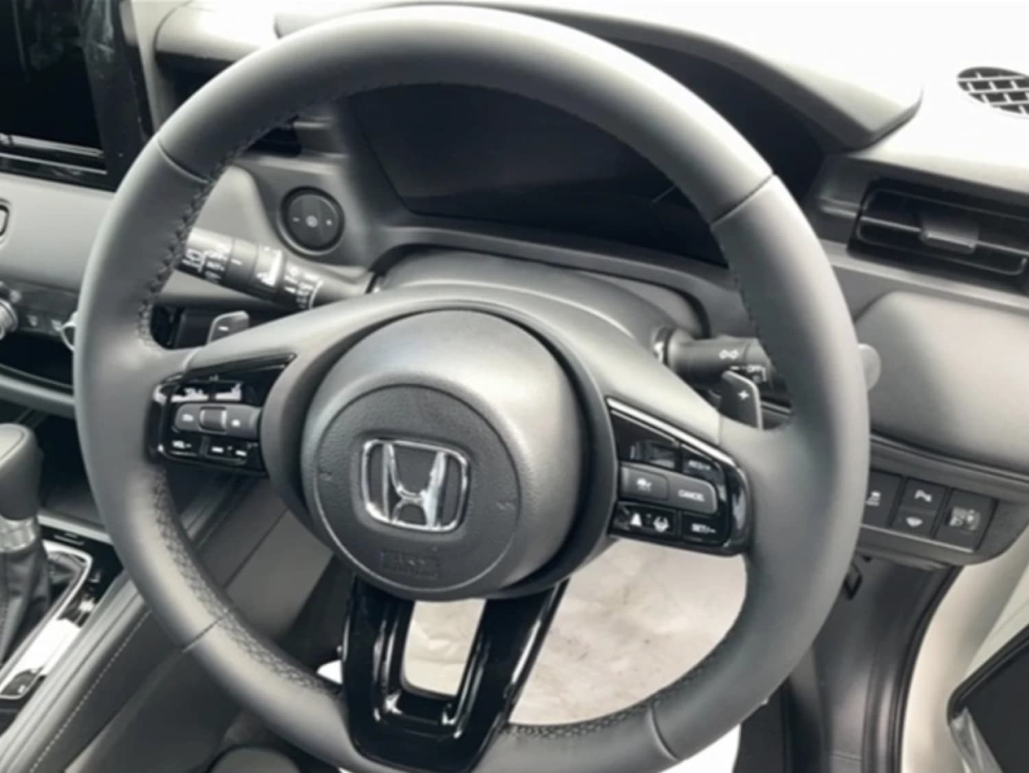 Honda Vezel G 4WD - фото 9