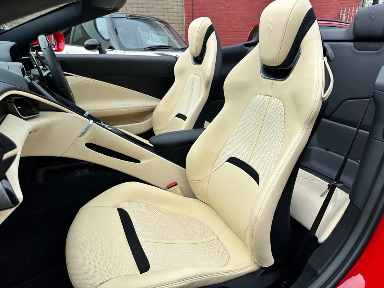 Ferrari Roma V8 Spider F1 DCT - фото 3