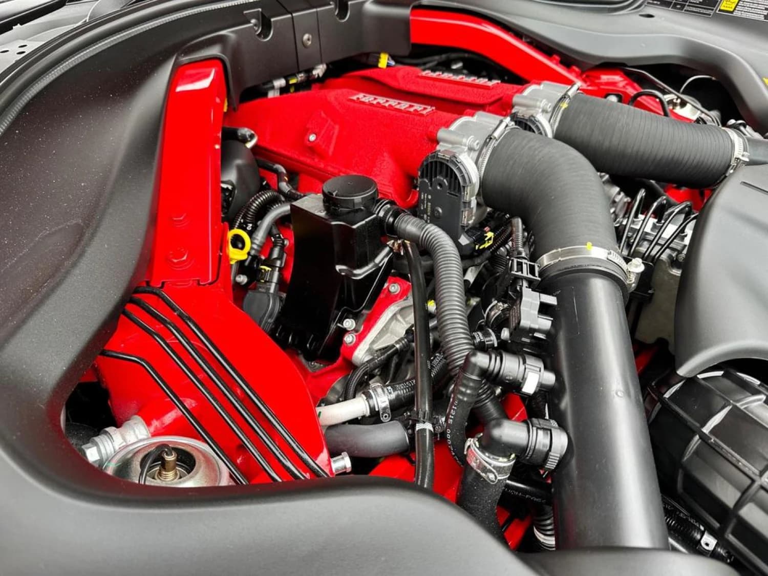 Ferrari Roma V8 Spider F1 DCT - фото 9