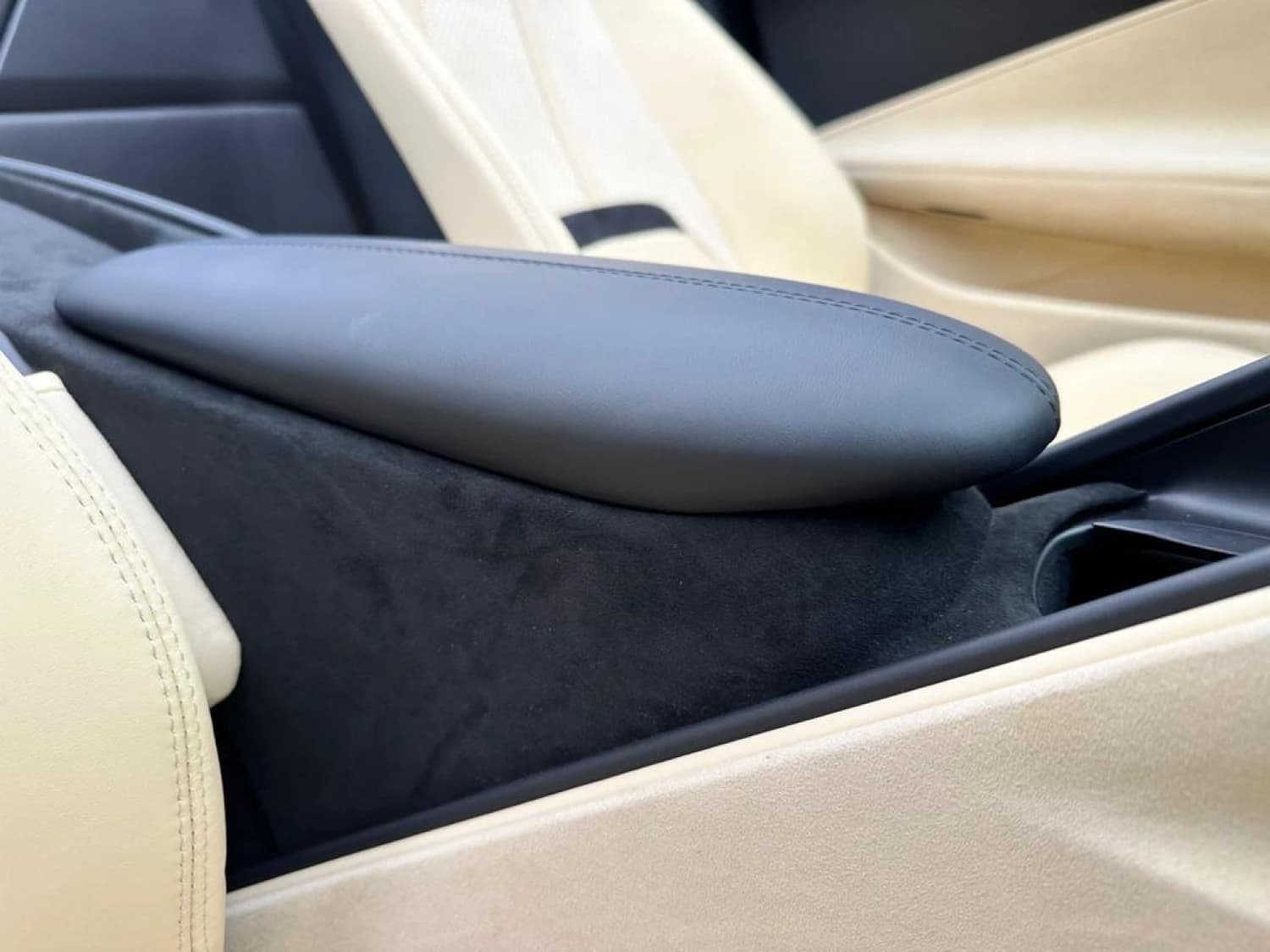 Ferrari Roma V8 Spider F1 DCT - фото 22