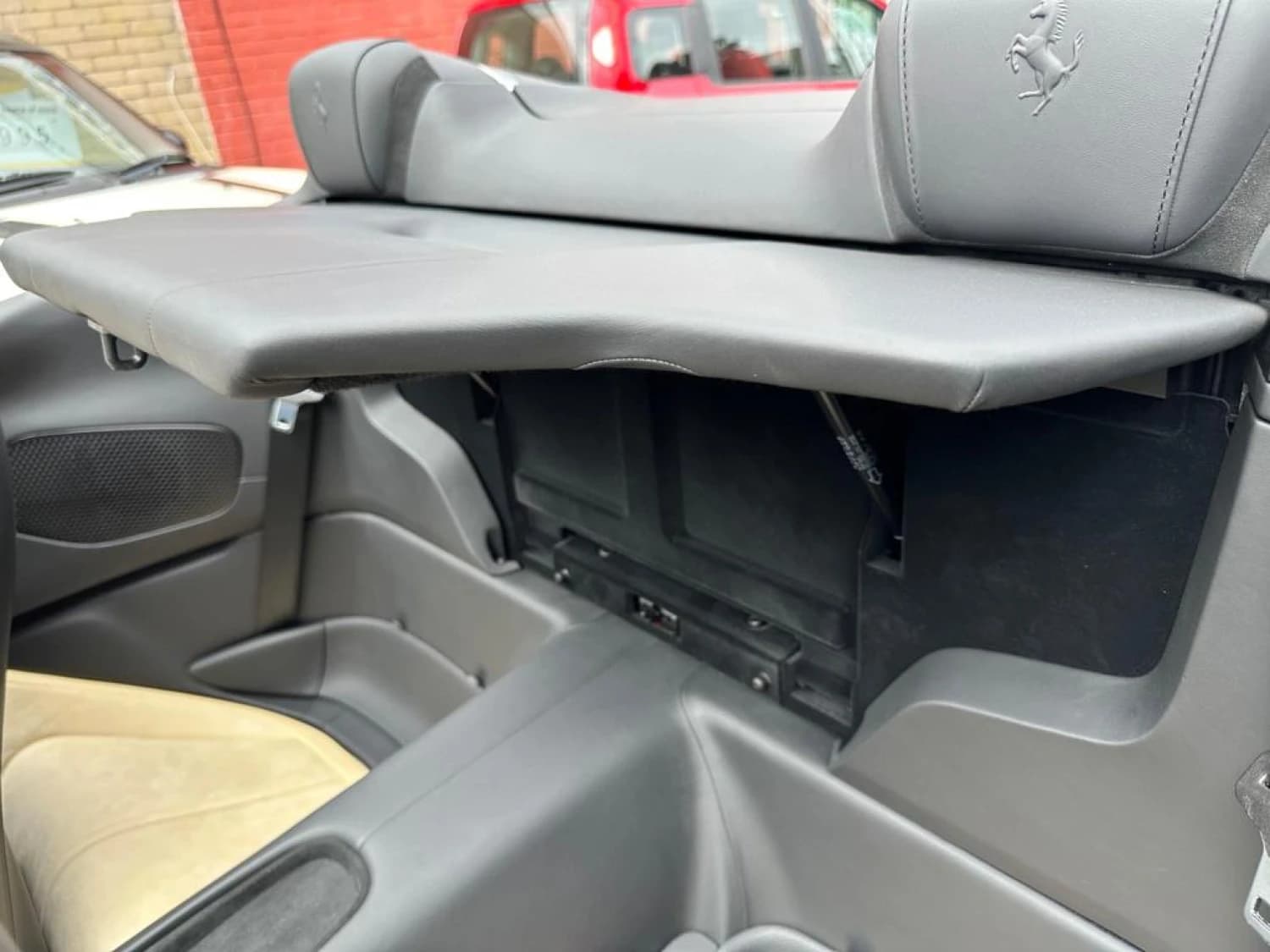 Ferrari Roma V8 Spider F1 DCT - фото 31